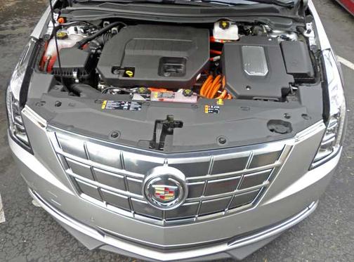 Photo 5 of 11 of 2014 Cadillac ELR Base